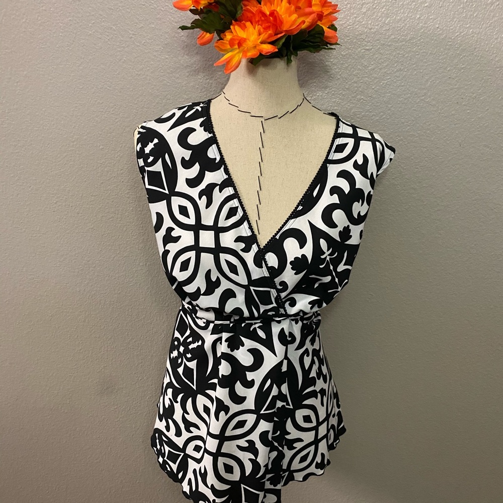 CATO large with tie back strings